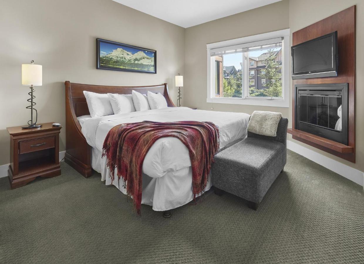 Sunset Ridge - Luxurious Corner - Spectacular Mt Views With Open Pool! Holiday home *