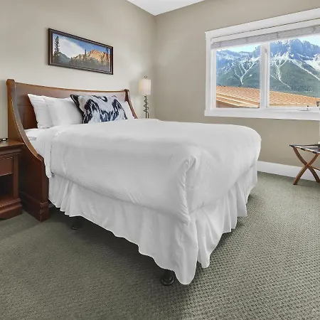Sunset Ridge - Luxurious Corner Condo - Spectacular Mt Views With Open Pool! Canmore Exterior photo