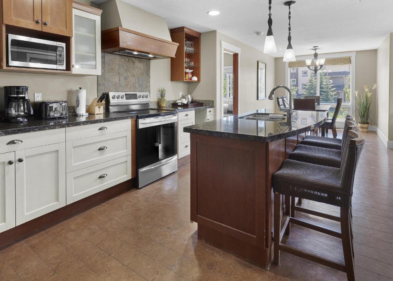 Sunset Ridge - Luxurious Corner - Spectacular Mt Views With Open Pool!